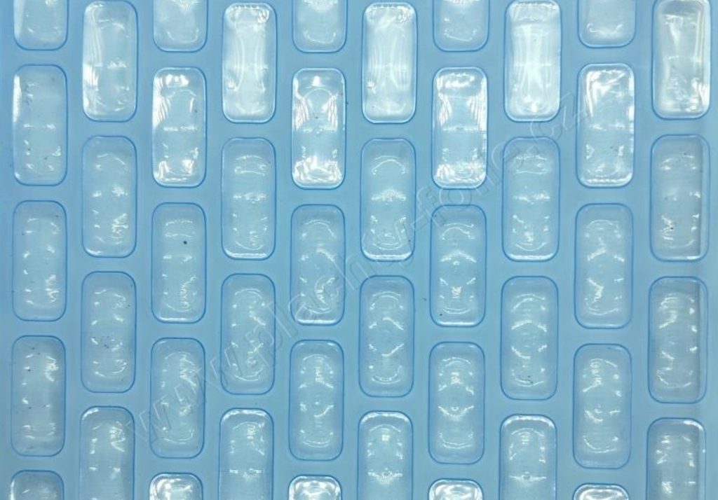 Solární plachta dle rozměrů - světle modrá 500mic